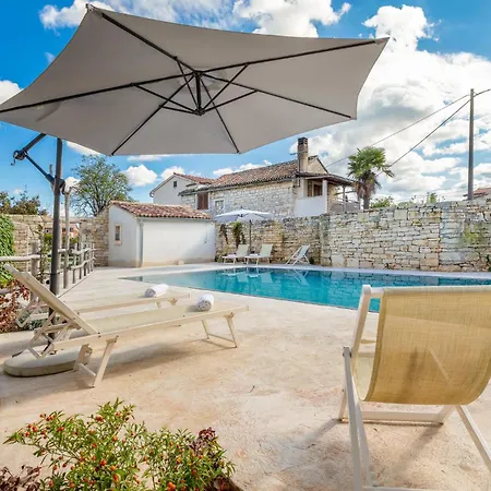 1 Bedroom Beautiful In